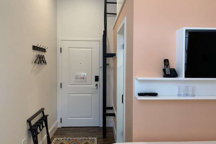 Room 10 of 21