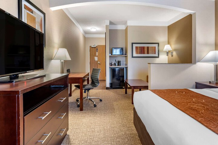 Comfort Suites Linn County
