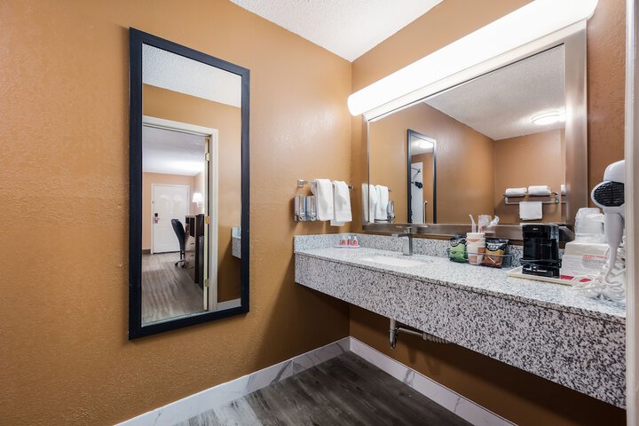 Room 18 of 41