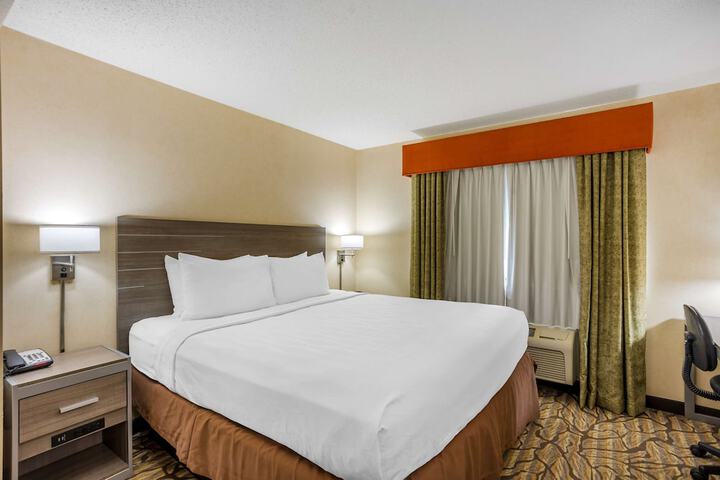 Room 9 of 39