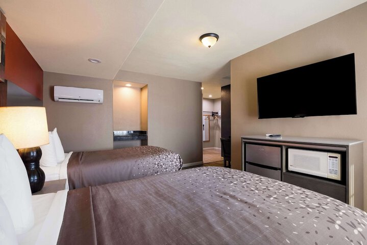Room 36 of 40