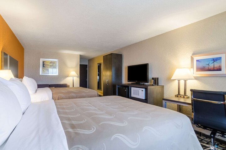 Room 15 of 36