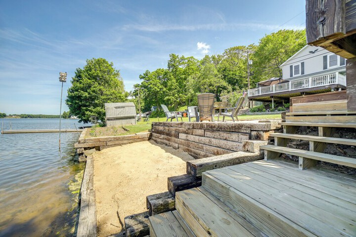 Big Pine Island Lake Cottage w / Boat Dock & Kayaks