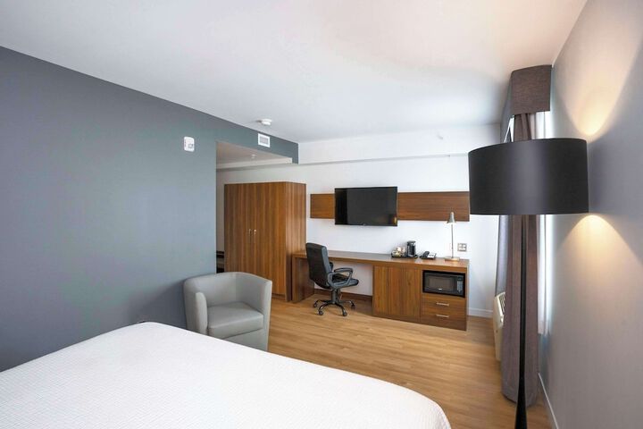 Room 30 of 63
