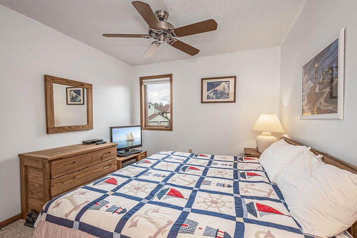 Room 10 of 28