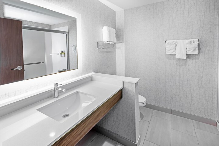 Holiday Inn Express & Suites Stafford NW - Sugar Land by IHG