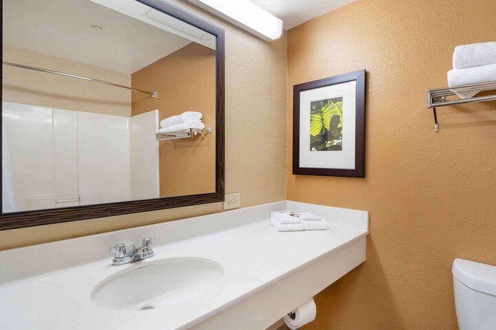 Room 32 of 36