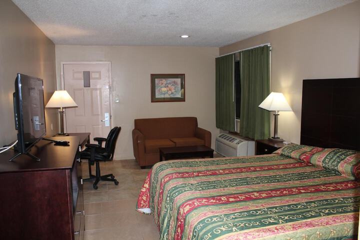 Room 18 of 38