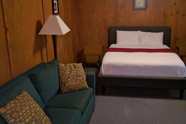 Room 17 of 53