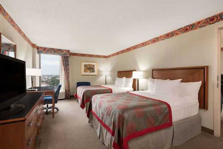 Room 14 of 22