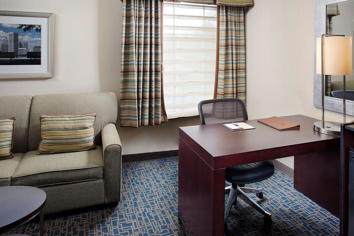 Room 15 of 33
