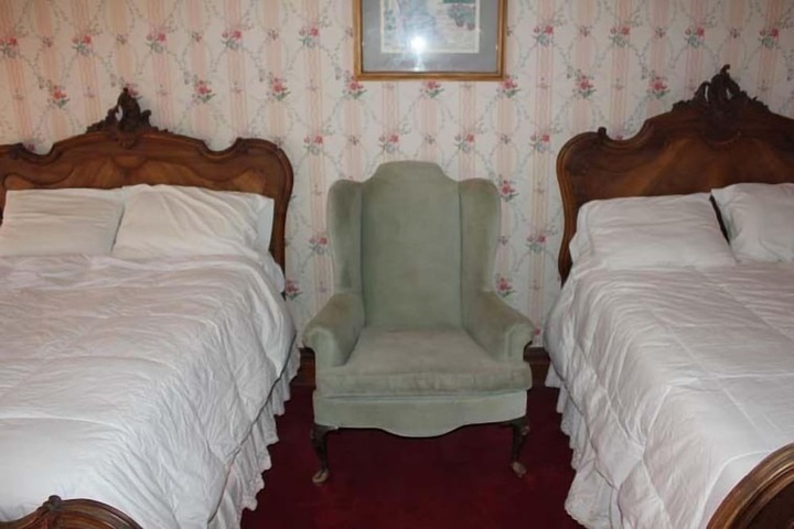 Room 15 of 27