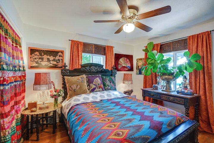 Bohemian Wonderland: Benicia Bungalow w / Pergola!