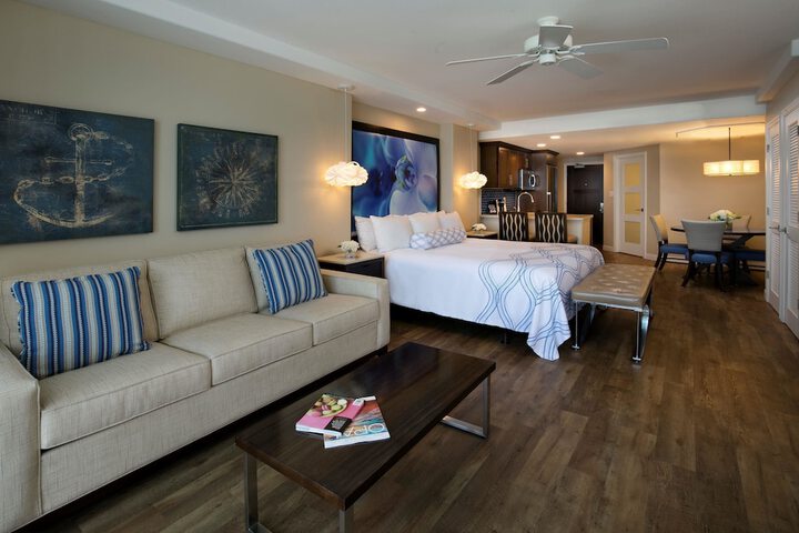 Room 32 of 60