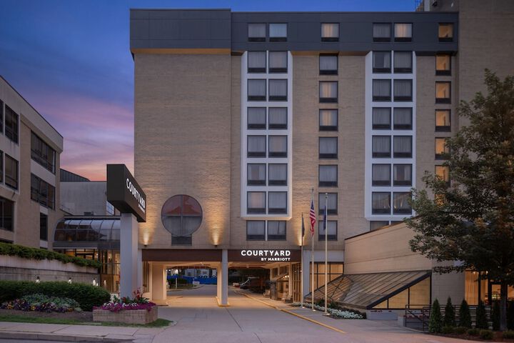 Hotel 2 of 42