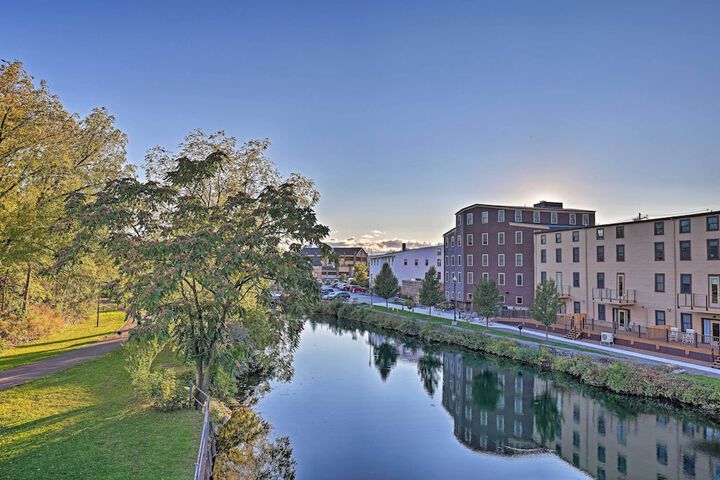 Newly Renovated Penn Yan Apartment 1 Mi to Lake!
