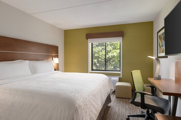 Room 16 of 36