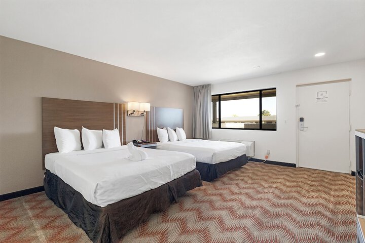 Room 11 of 29