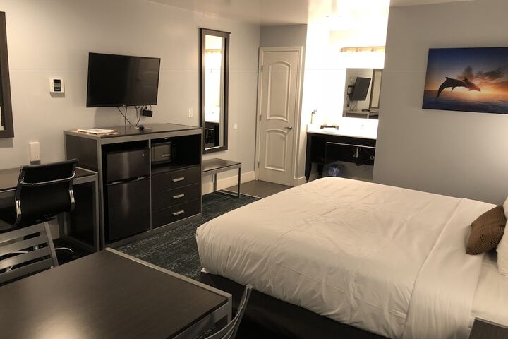 Room 30 of 34