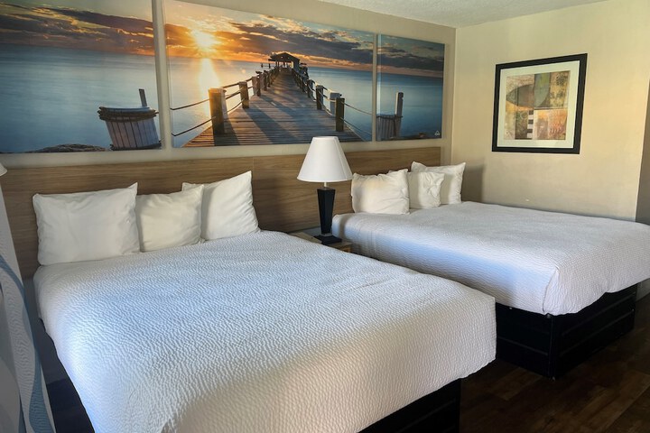 Room 25 of 41