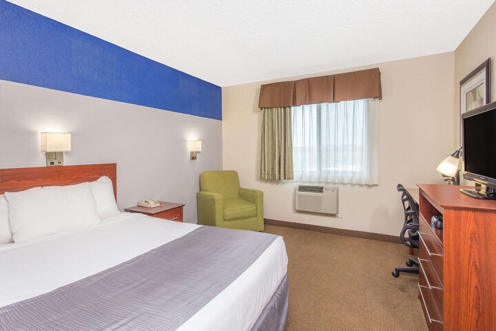Room 7 of 19