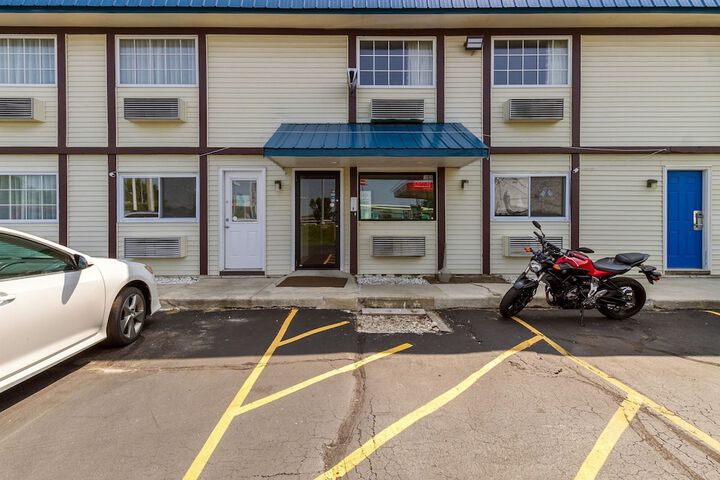 Motel 6 Rossford OH