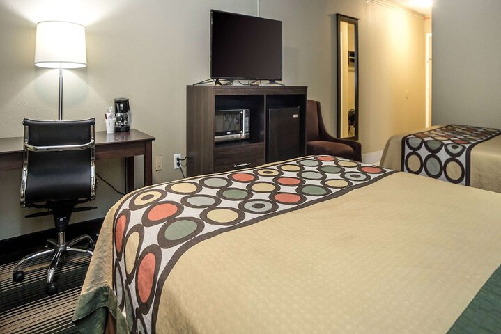 Room 21 of 32