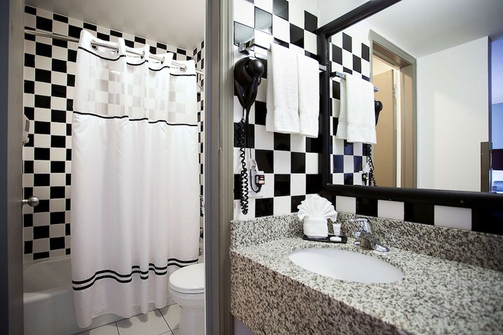 Room 16 of 24