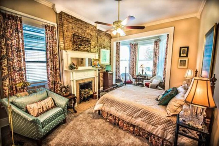 Room 16 of 19