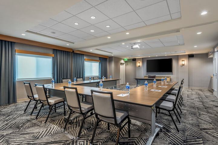 Hyatt Place Phoenix / Chandler-Fashion Center
