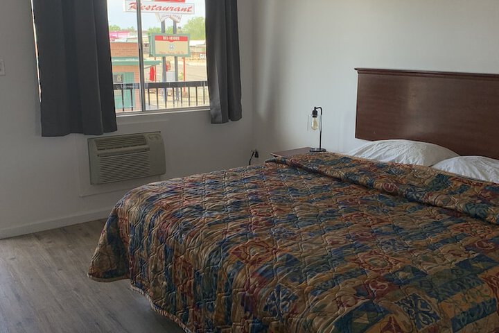 Room 6 of 7