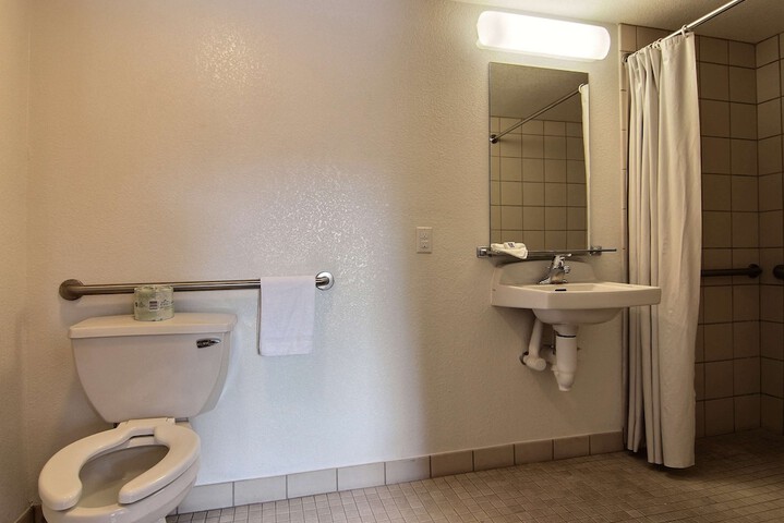 Room 28 of 29
