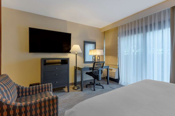 Room 33 of 131