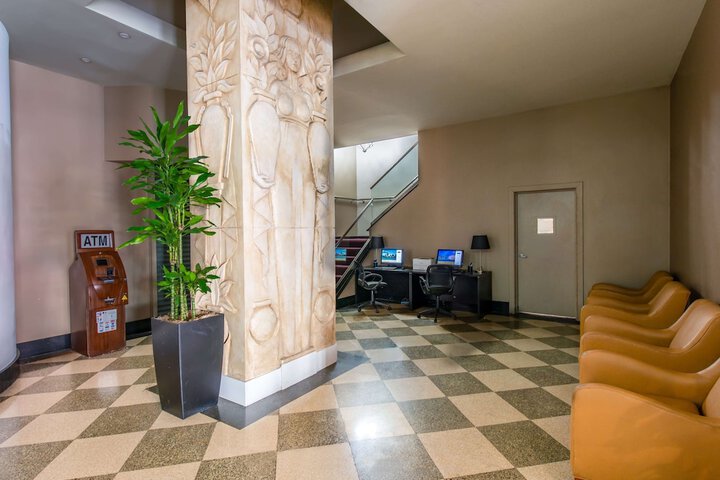 Business Center 21 of 22