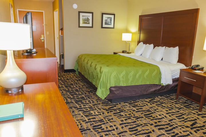 Room 7 of 28