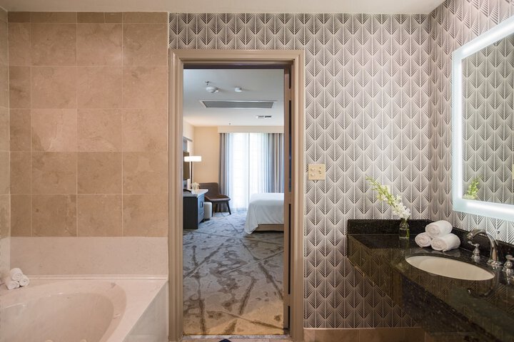 Room 21 of 70