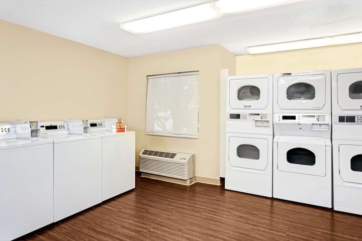 Room 9 of 30