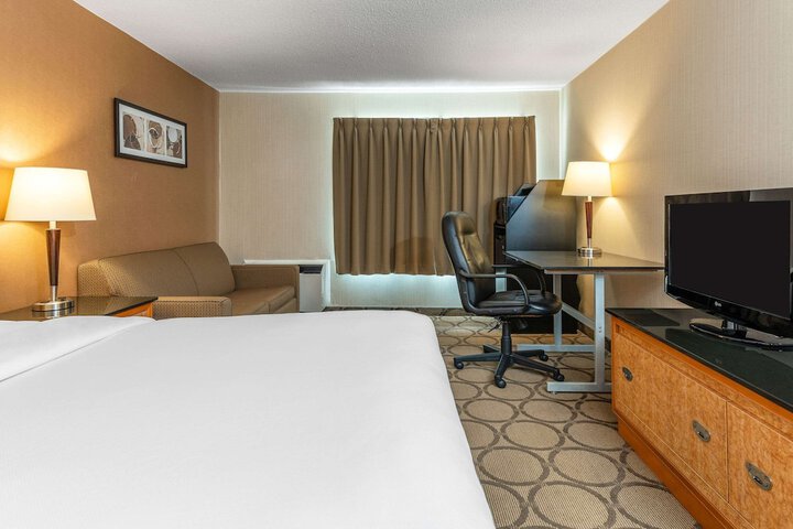 Room 8 of 22