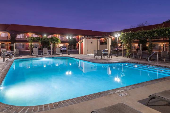 Laurel Inn Motel
