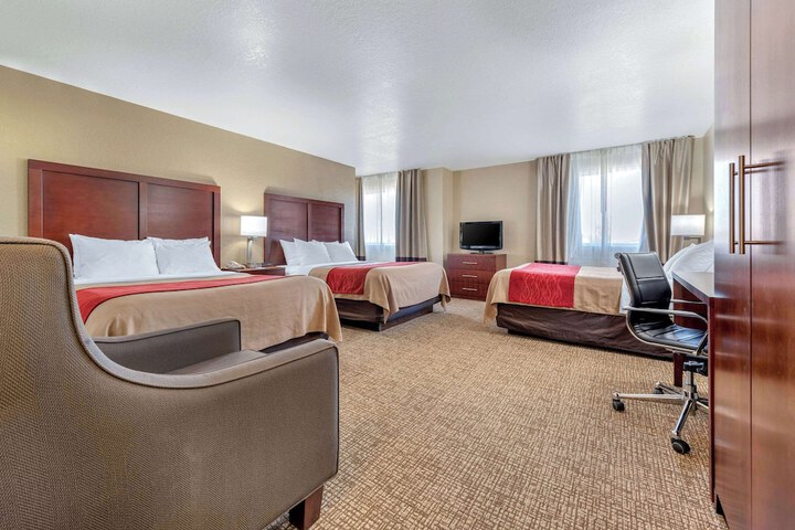 Room 22 of 38