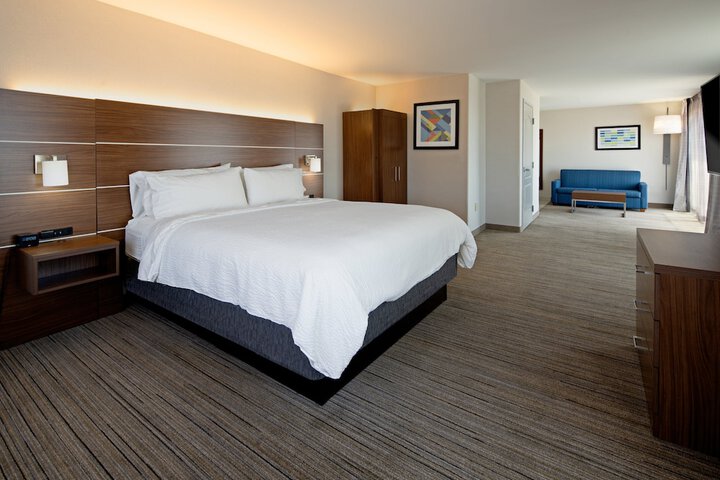 Room 19 of 35