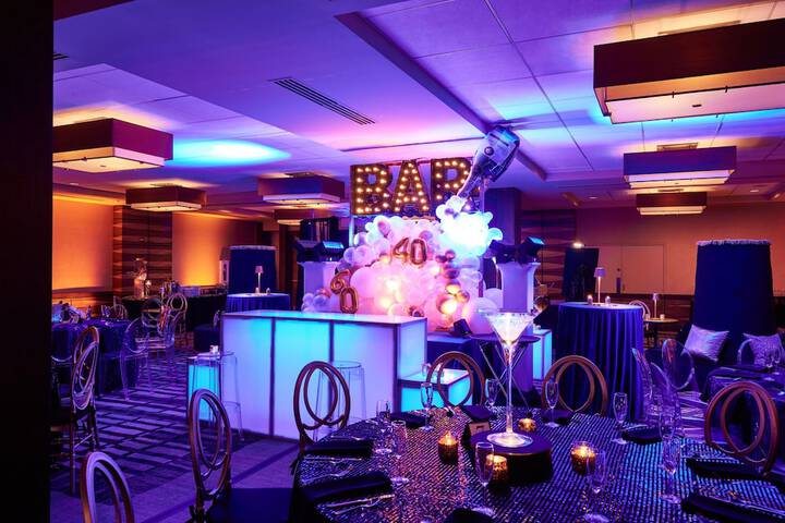 Lounge 135 of 147