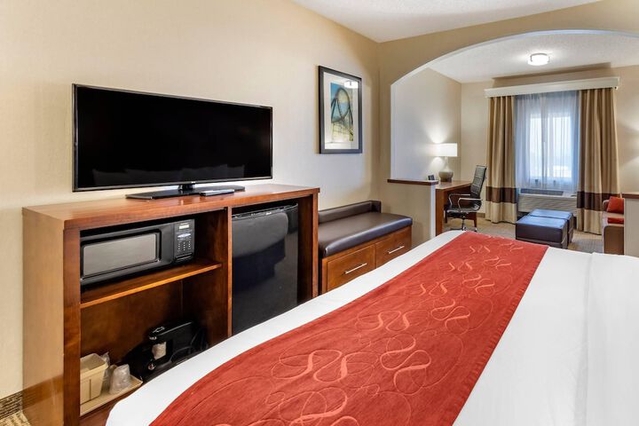 Comfort Suites Near Six Flags Magic Mountain