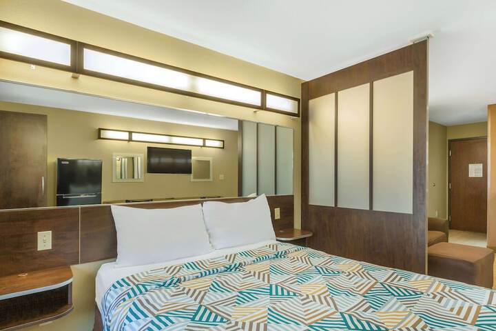 Room 16 of 37