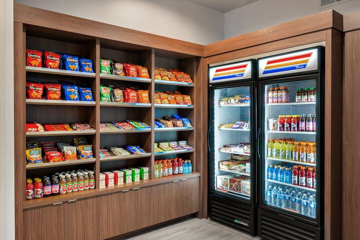 Holiday Inn Express & Suites Oroville Lake by IHG