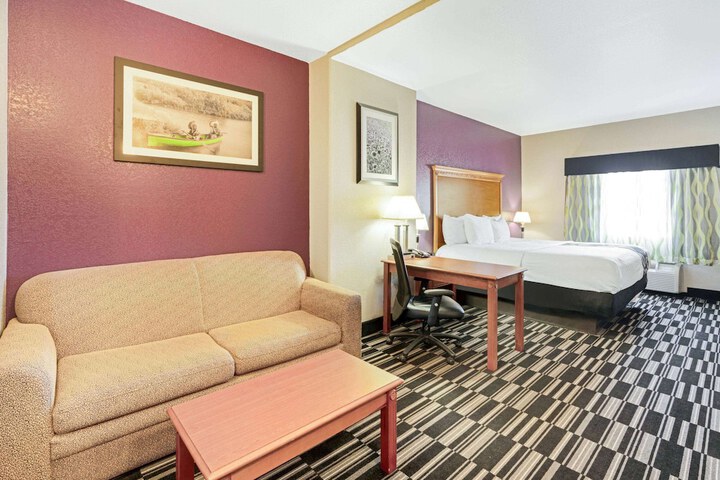 La Quinta Inn & Suites by Wyndham Ada