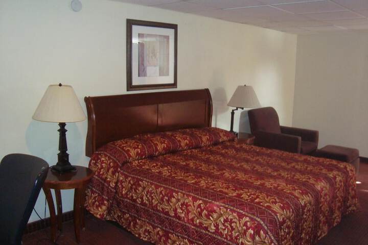 Room 10 of 34