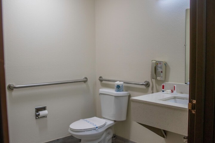 Room 16 of 39