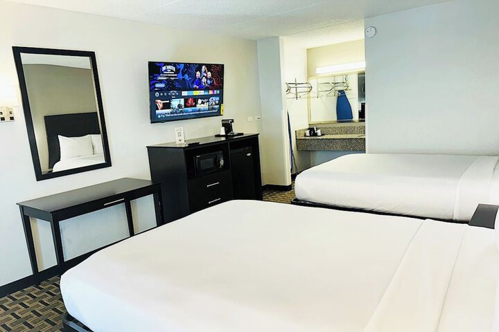 Room 9 of 16