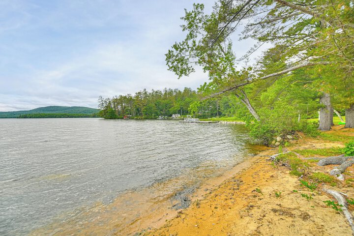 Lakefront Escape w / Deck & Kayaks in Lovell!